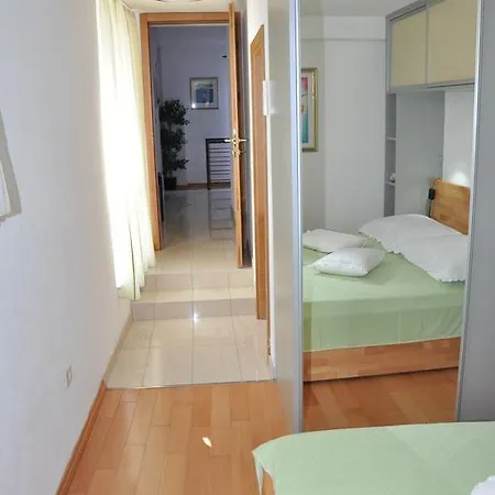 Erede Apartment Split